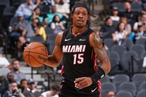 奇才和卡达里-里奇蒙德、阿隆德斯-威廉姆斯签订Exhibit 10合同