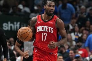 火记：火箭希望提前续约伊森并做了最后努力 但双方存在很大分歧